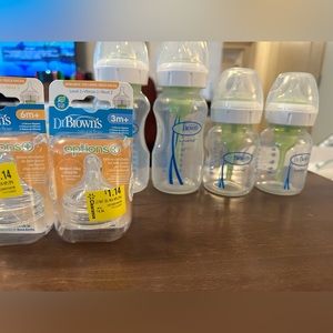 Dr brown natural 4 oz and 8oz and next size up nipples